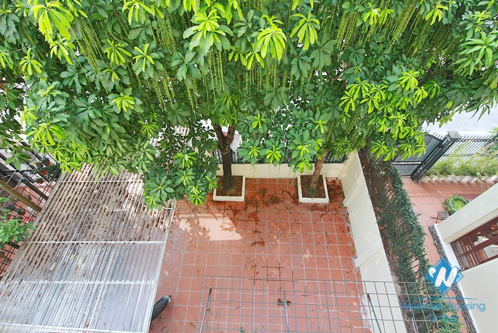 A beautiful house with lake view for rent in Tay Ho, Ha Noi